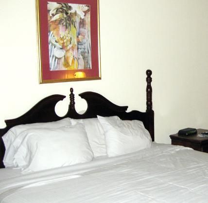 Executive Inn And Suites Baker Chambre photo